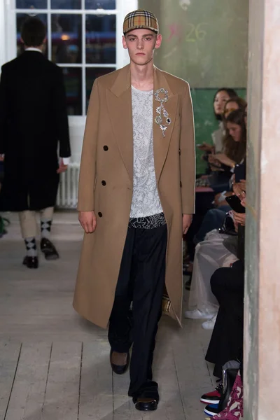 Look 70